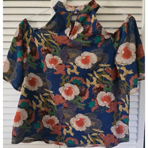 Monteau Los Angeles Top Women’s Size Small Flowy & Feminine Sleeveless Light - Picture 6 of 7